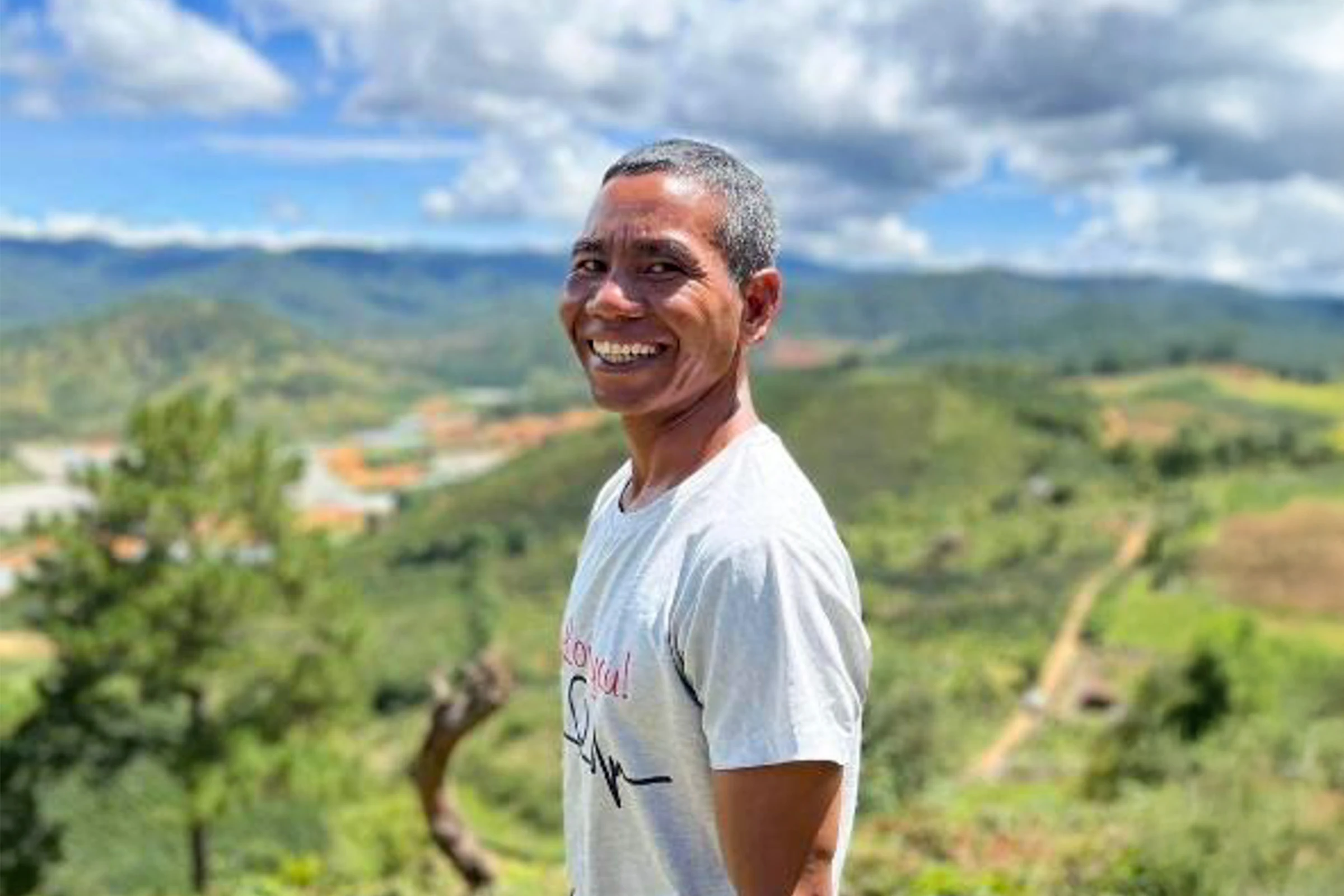 コーヒー生産者と風景